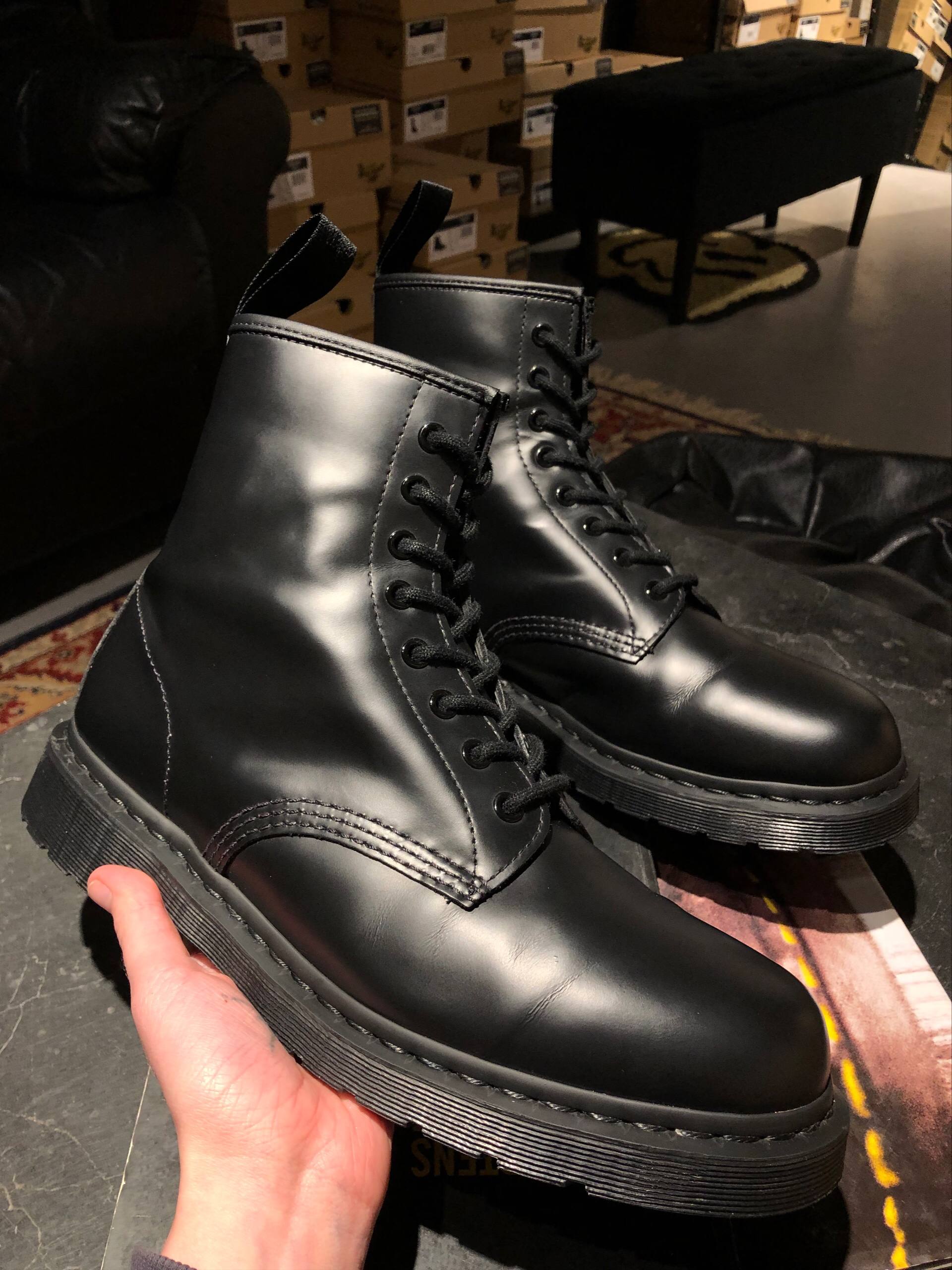 Dr. Martens 1460 Mono - Black Smooth (UK 9½ / EU 44) RESALE черевики Dr. Martens 1460 Mono - Black Smooth (UK 9 EU 44) Вживані Dr. Martens 1460 Mono - Black Smooth (UK 9 EU 44) Без дефектів Dr. Martens 1460 Mono - Black Smooth (UK 9 EU 44)