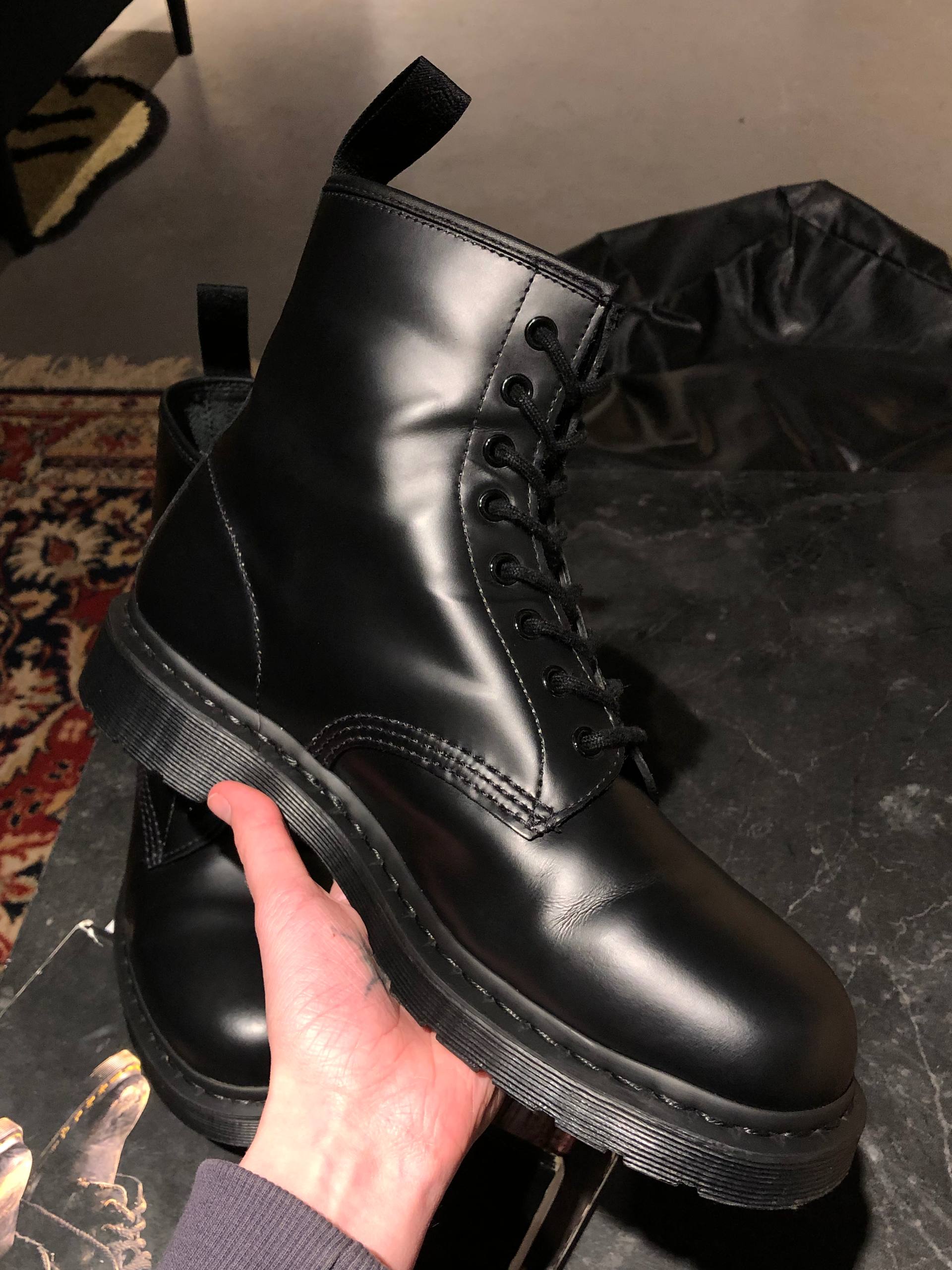 Dr. Martens 1460 Mono - Black Smooth (UK 9½ / EU 44) RESALE черевики Dr. Martens 1460 Mono - Black Smooth (UK 9½ / EU 44) Вживані, Без дефектів