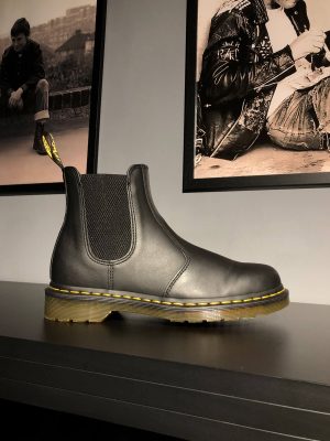 Класичні челсі від Dr. Martens 2976 – Black Nappa (UK 7 / EU 41) Вживані, в хорошому стані.