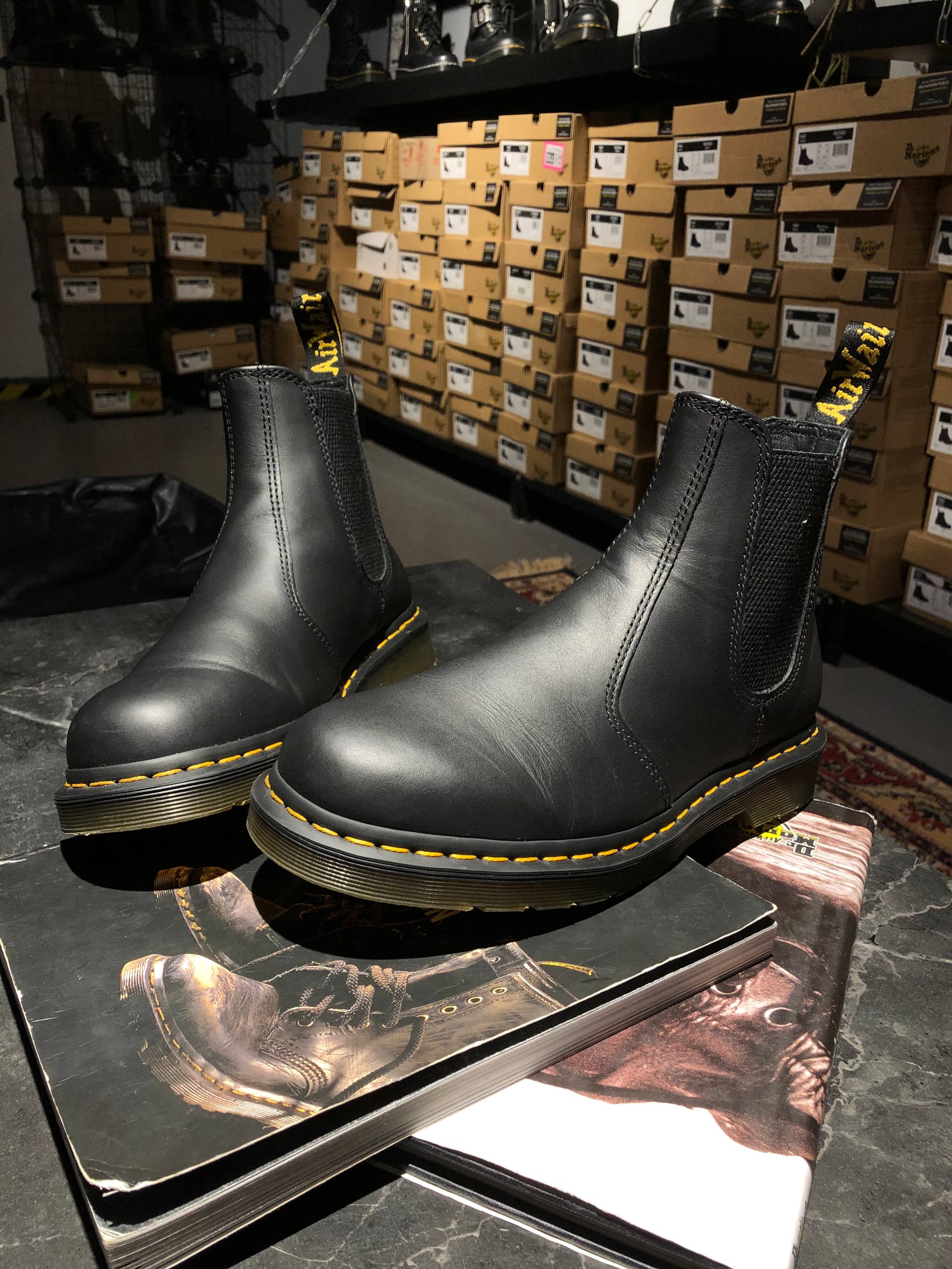 Dr. Martens 2976 Black Nappa (UK 7 EU 41) Класичні челсі від Dr. Martens 2976 – Black Nappa (UK 7 / EU 41) Вживані, в хорошому стані.