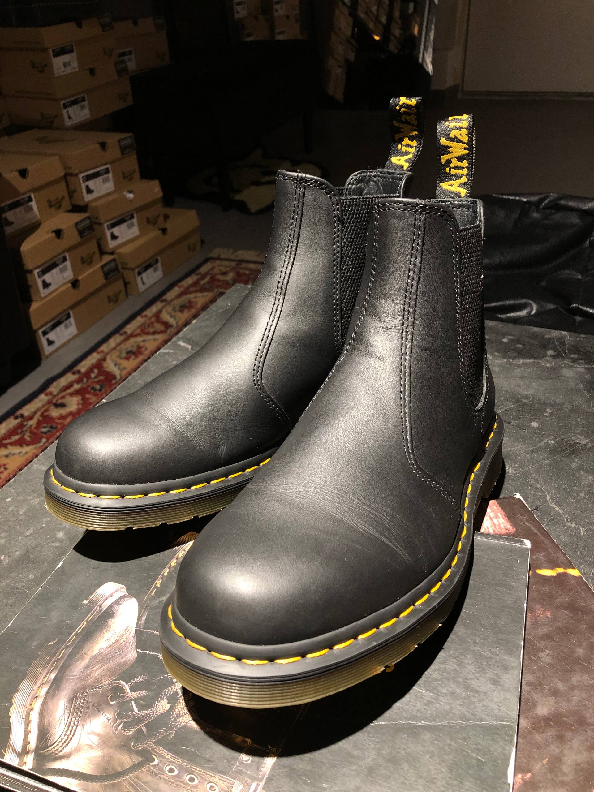 Dr. Martens 2976 Black Nappa (UK 7 EU 41) Класичні челсі від Dr. Martens 2976 – Black Nappa (UK 7 / EU 41) Вживані, в хорошому стані.