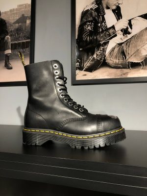 Вживані оригінальні черевики Dr. Martens 8761 BXB Black Luxor (UK 6 EU 39) Рідкісна модель з м'якої шкіри в ідеальному стані.