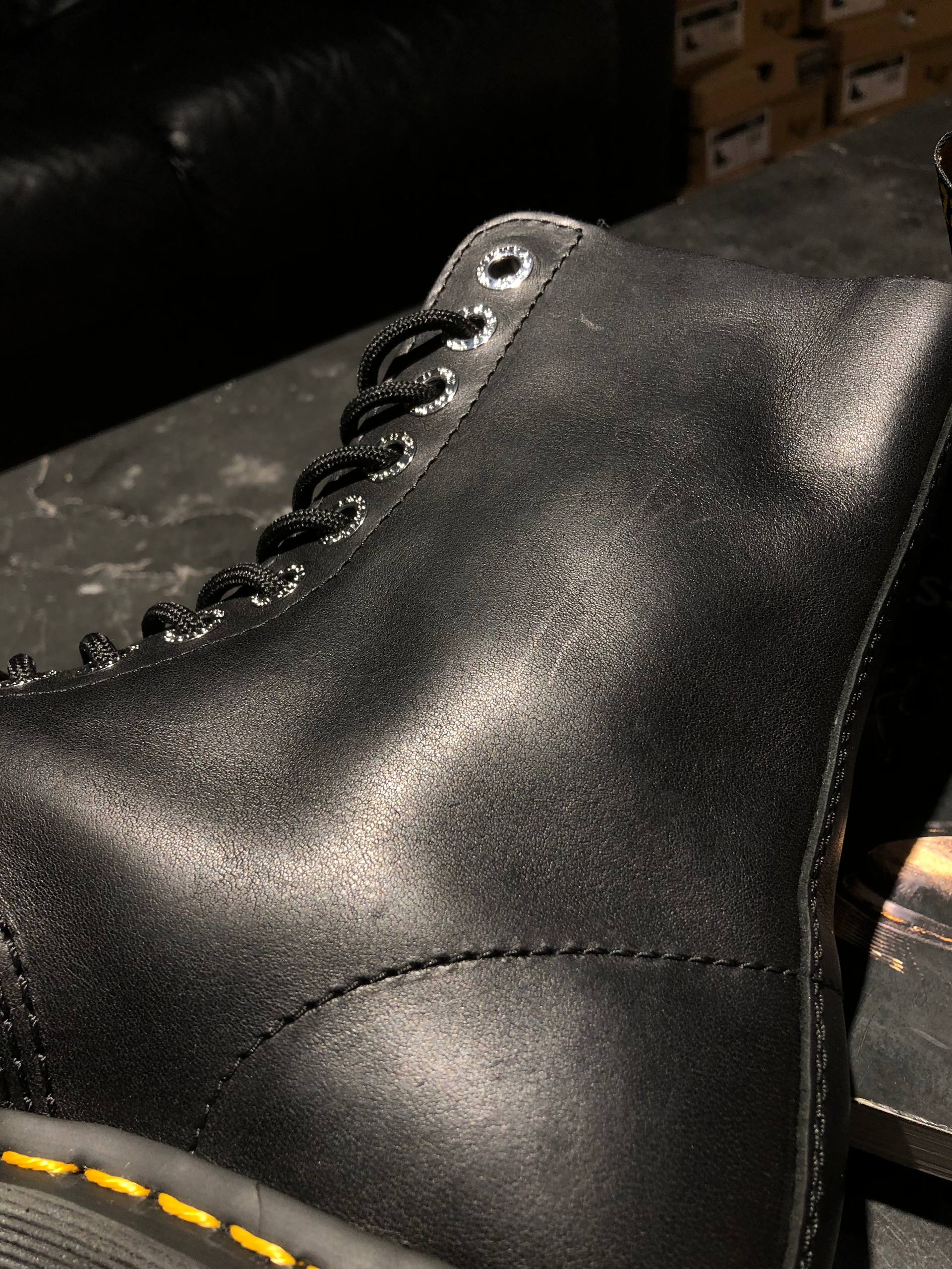 Dr. Martens 8761 BXB Black Luxor (UK 6 EU 39) Вживані оригінальні черевики Dr. Martens 8761 BXB Black Luxor (UK 6 EU 39) Рідкісна модель з м'якої шкіри в ідеальному стані.