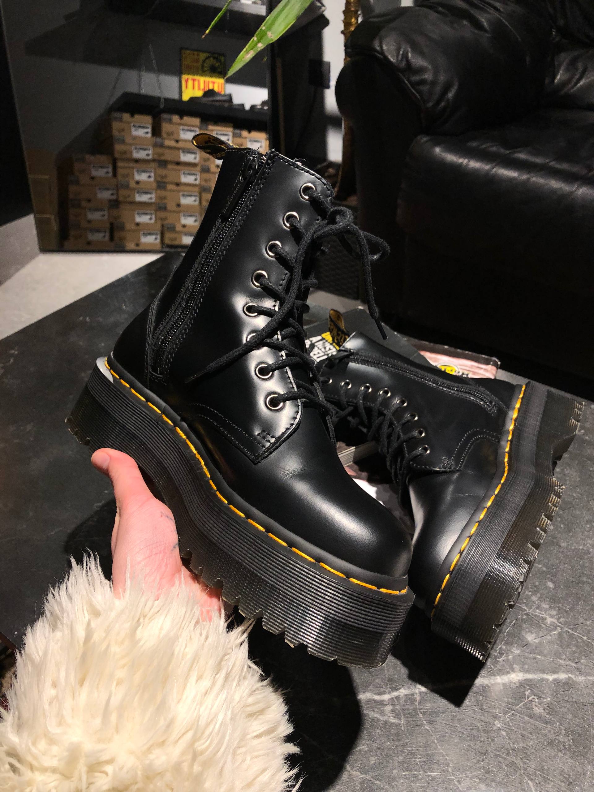 Dr. Martens Jadon - Black Polished Smooth (UK 4 EU 37) Уживані черевики Dr. Martens Jadon - Black Polished Smooth (UK 4 EU 37) в хорошому стані за доступною ціною