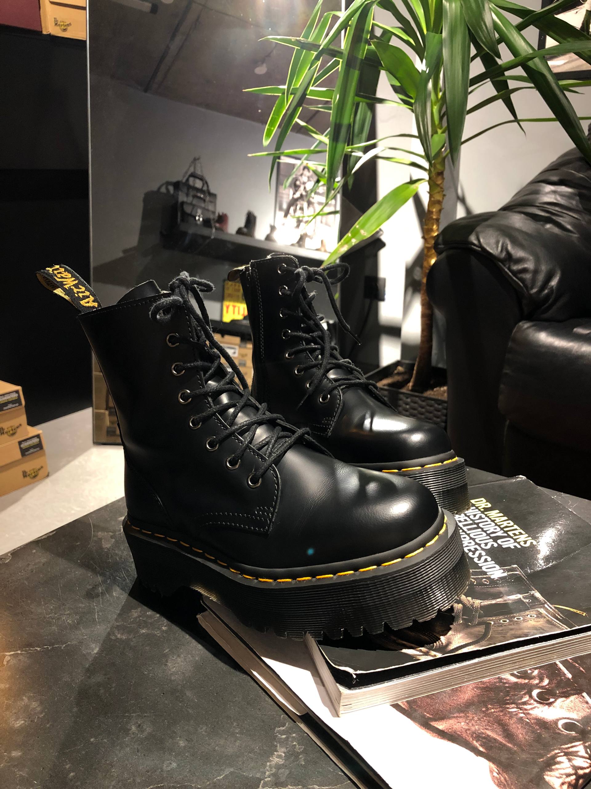 Dr. Martens Jadon - Black Polished Smooth (UK 4 EU 37) Уживані черевики Dr. Martens Jadon - Black Polished Smooth (UK 4 EU 37) в хорошому стані за доступною ціною