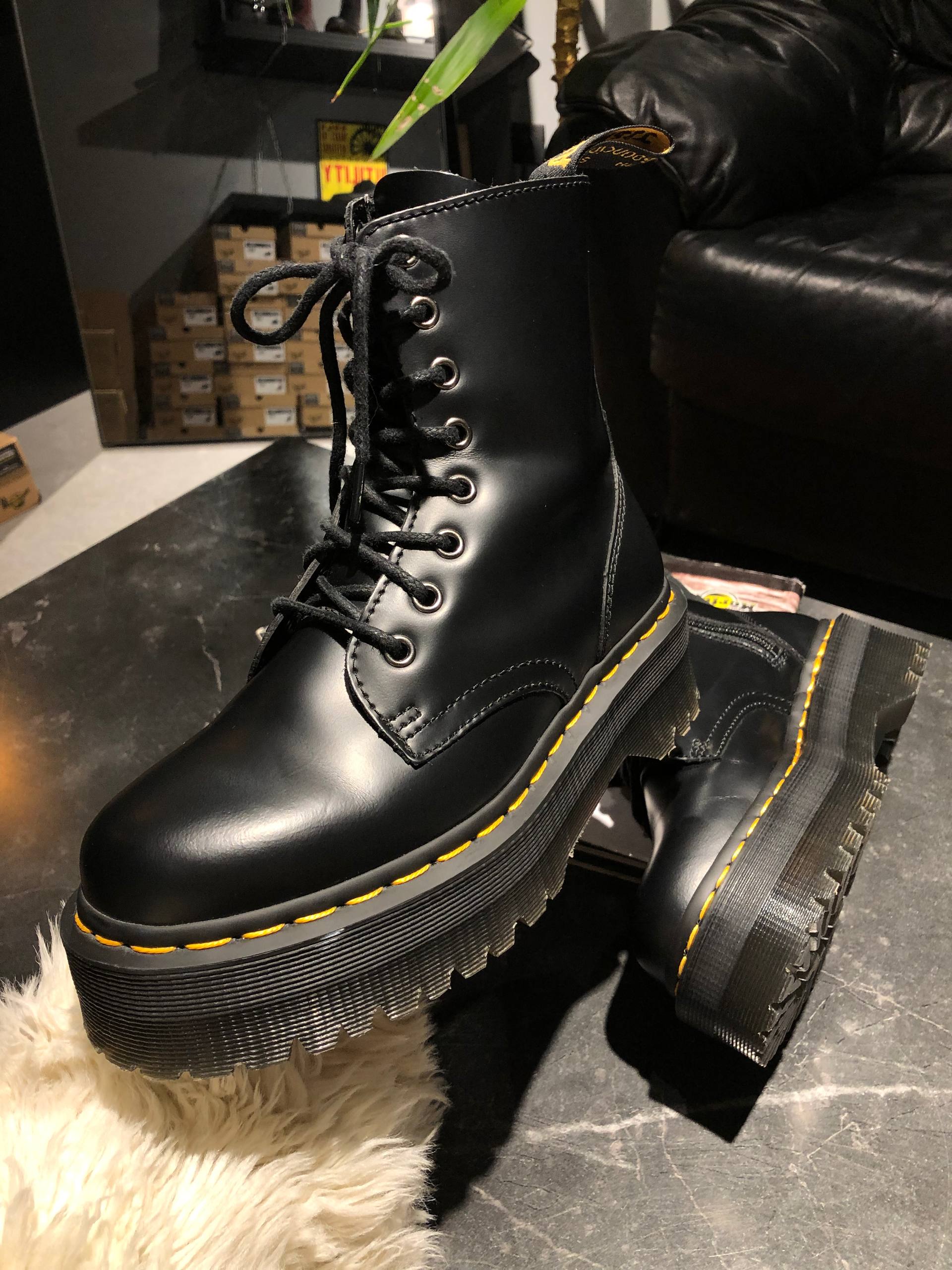 Dr. Martens Jadon - Black Polished Smooth (UK 4 EU 37) Уживані черевики Dr. Martens Jadon - Black Polished Smooth (UK 4 EU 37) в хорошому стані за доступною ціною