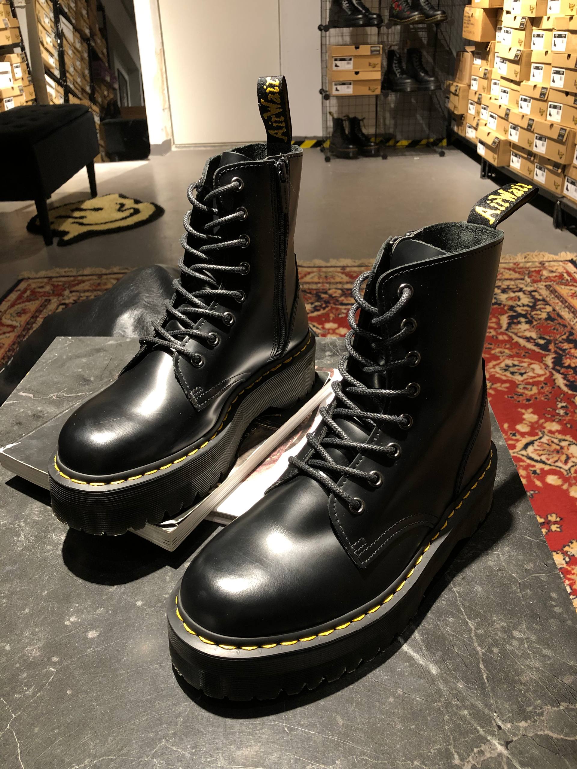 Dr. Martens Jadon - Black Polished Smooth (UK 7 EU 41) Вживані черевики Dr. Martens Jadon - Black Polished Smooth (UK 7 EU 41) в хорошому стані