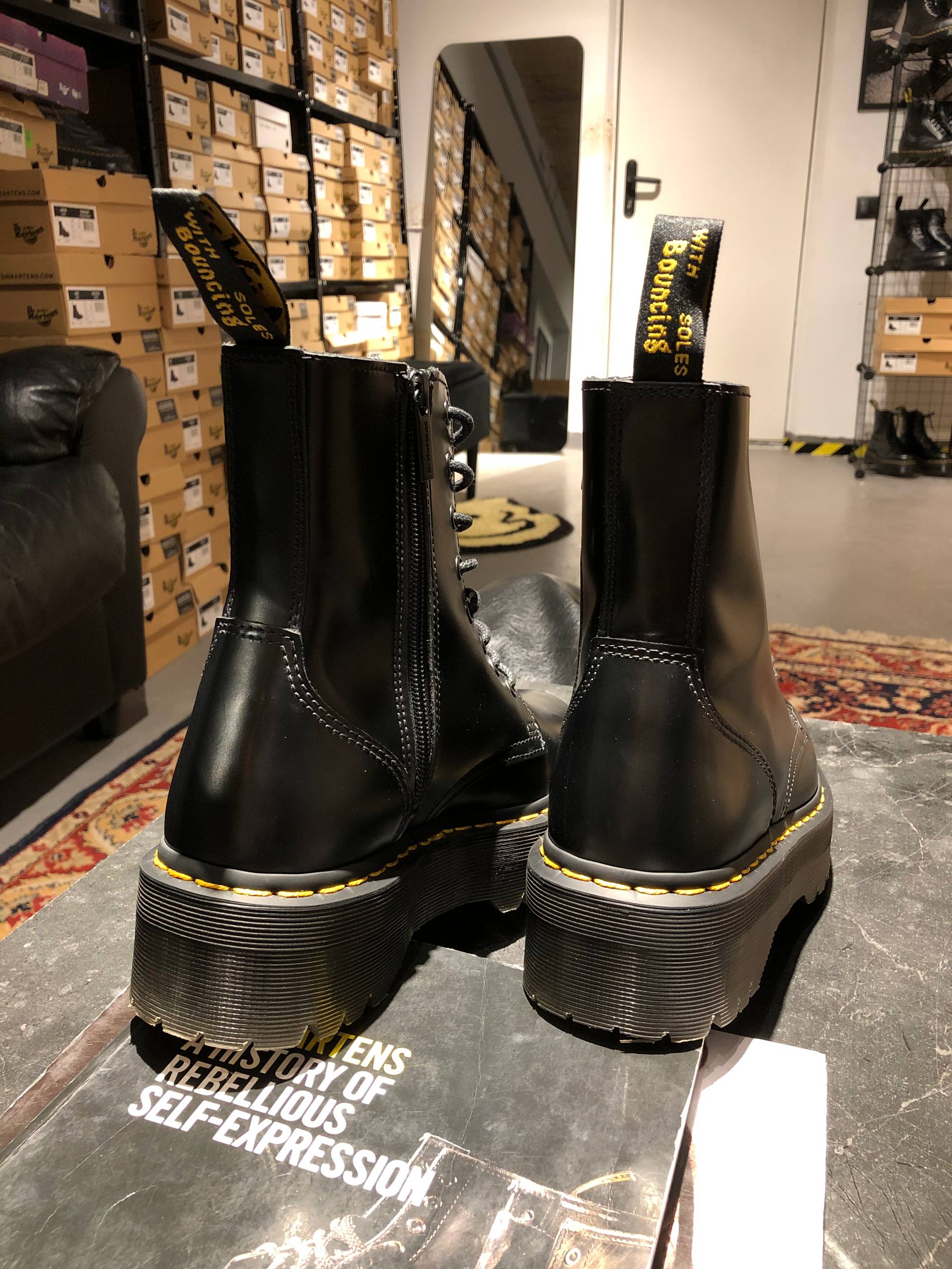 Dr. Martens Jadon - Black Polished Smooth (UK 7 EU 41) Вживані черевики Dr. Martens Jadon - Black Polished Smooth (UK 7 EU 41) в хорошому стані