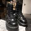 Вживані черевики Dr. Martens Jadon XL Black Haircell (UK 5 EU 38) з мінімальними ознаками експлуатації. Виготовленні з міцної шкіри на платформі.