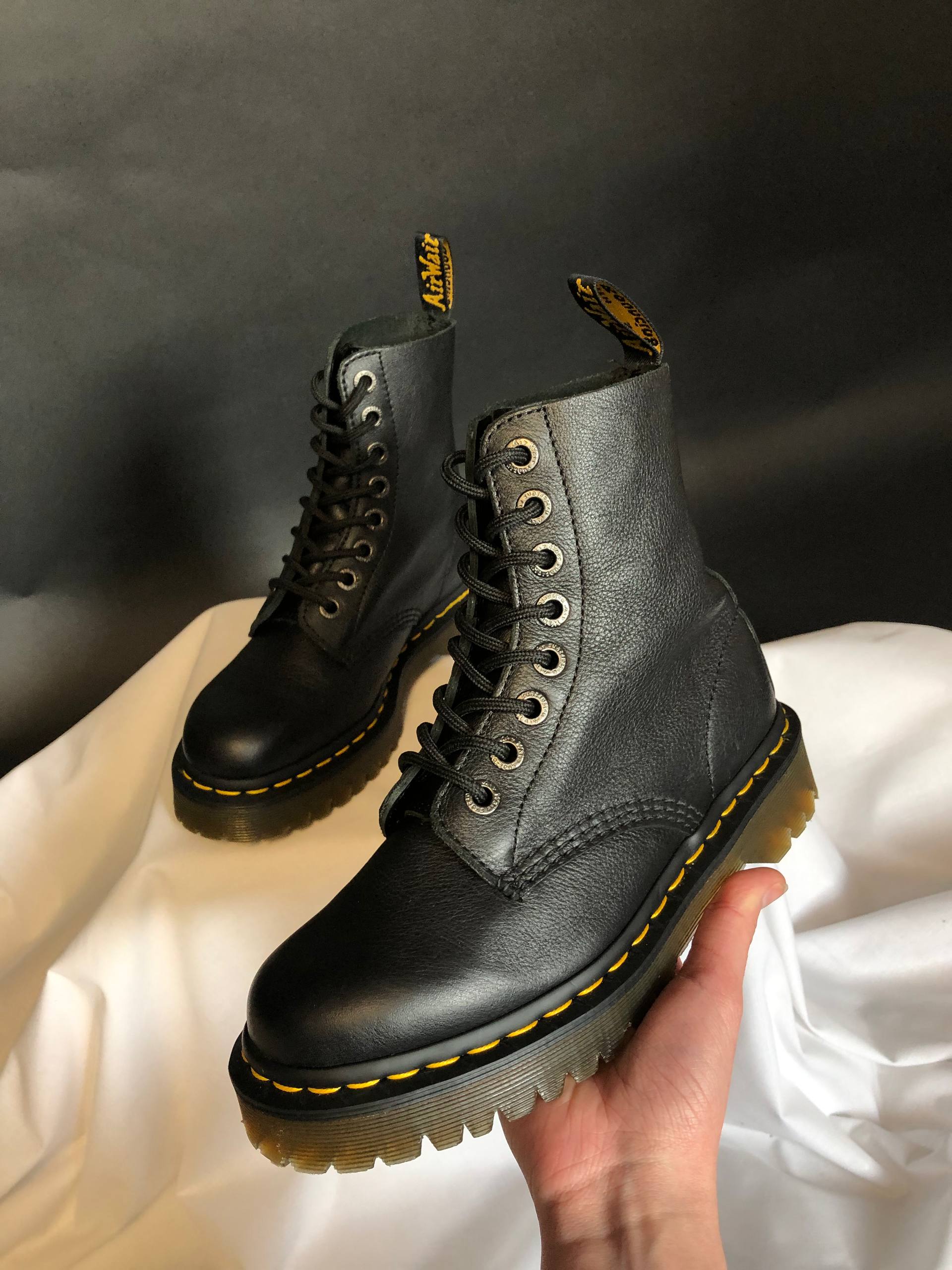 Dr. Martens Pascal Bex - Black Pisa (UK 4 EU 37) Вживані черевики Dr. Martens Pascal Bex - Black Pisa (UK 4 EU 37) в ідеальному стані. Dr. Martens Pascal Bex - Black Pisa (UK 4 EU 37) resale