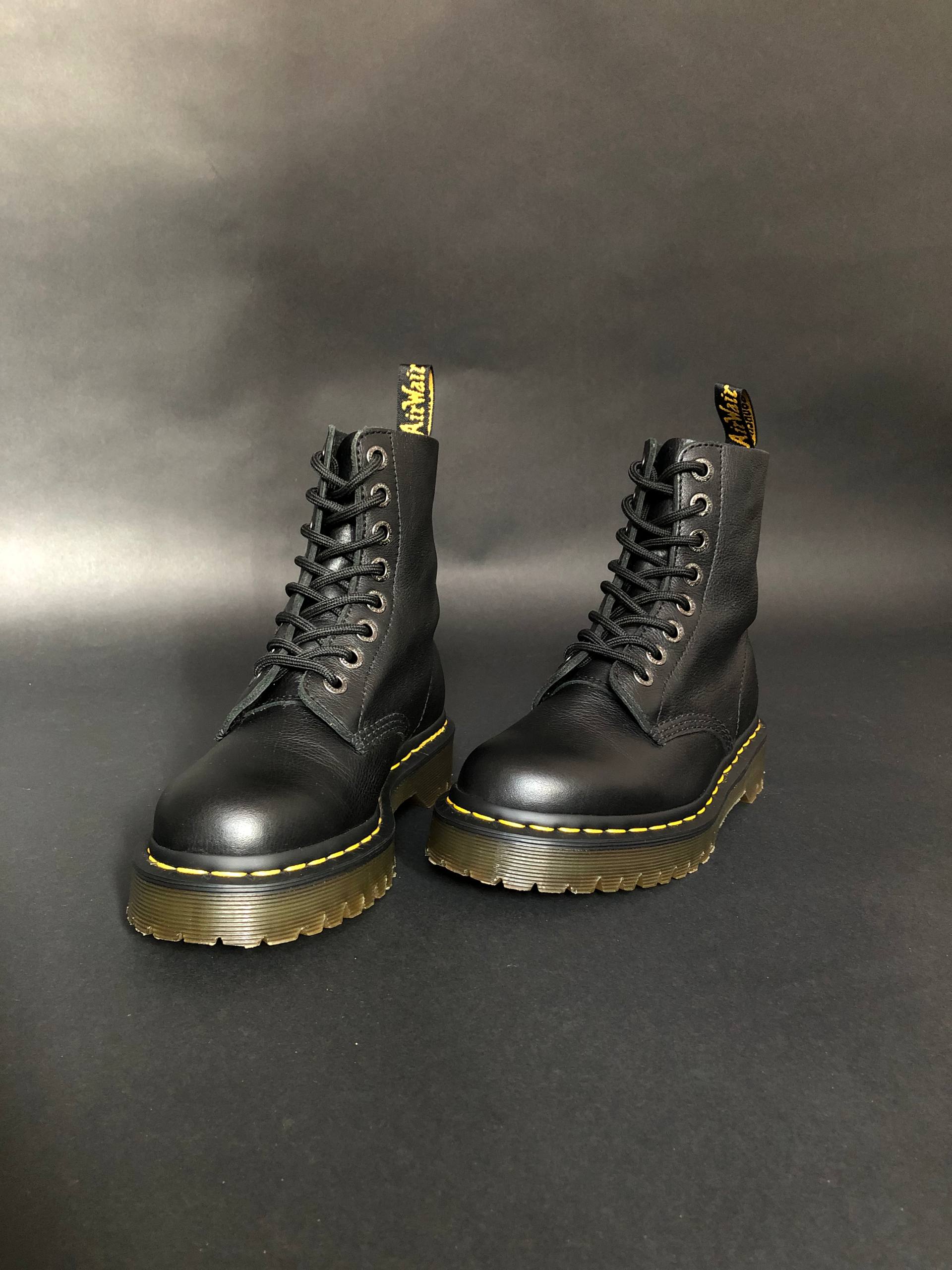 Dr. Martens Pascal Bex - Black Pisa (UK 4 EU 37) Вживані черевики Dr. Martens Pascal Bex - Black Pisa (UK 4 EU 37) в ідеальному стані. Dr. Martens Pascal Bex - Black Pisa (UK 4 EU 37) resale