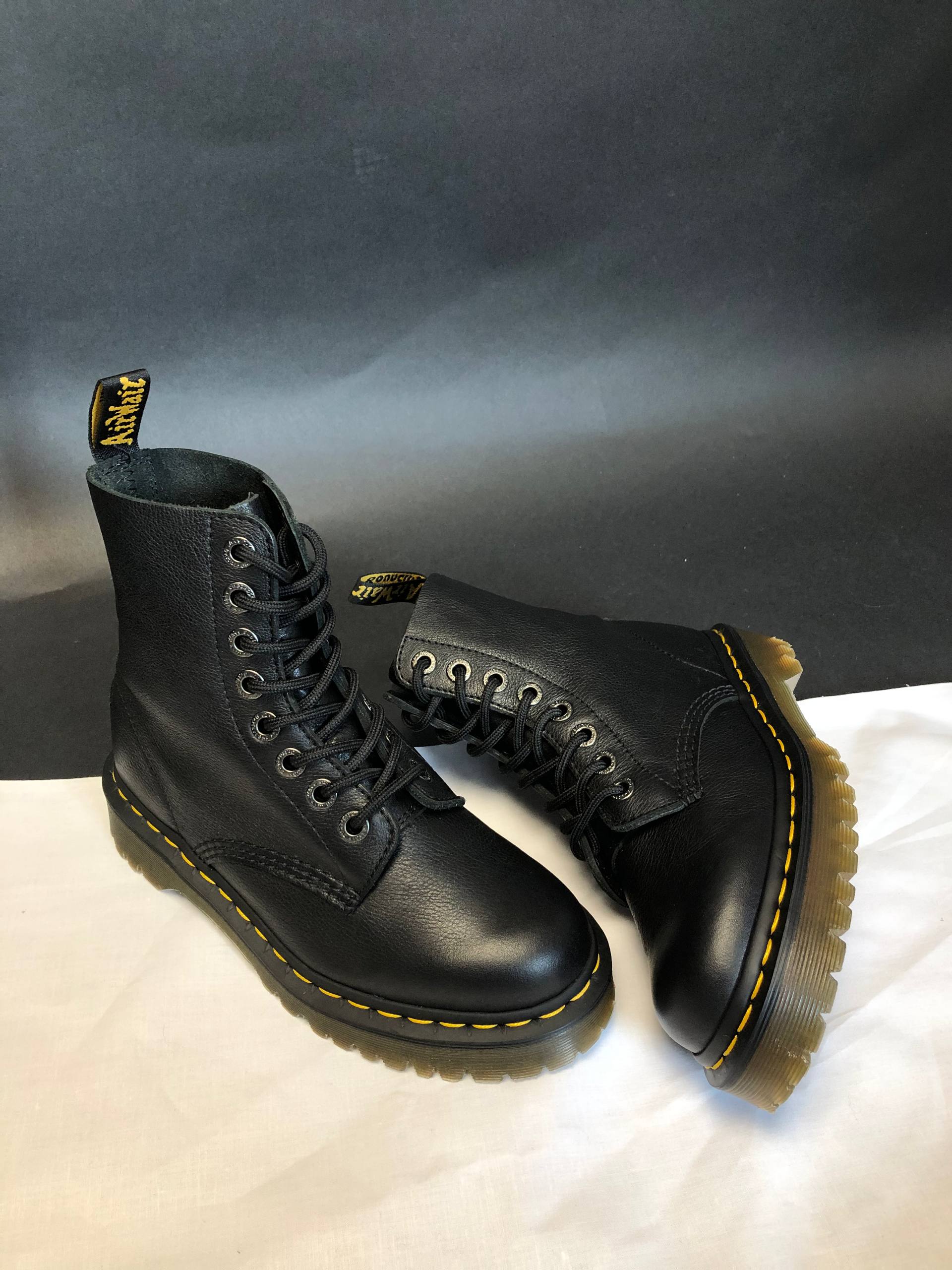 Dr. Martens Pascal Bex - Black Pisa (UK 4 EU 37) Вживані черевики Dr. Martens Pascal Bex - Black Pisa (UK 4 EU 37) в ідеальному стані. Dr. Martens Pascal Bex - Black Pisa (UK 4 EU 37) resale