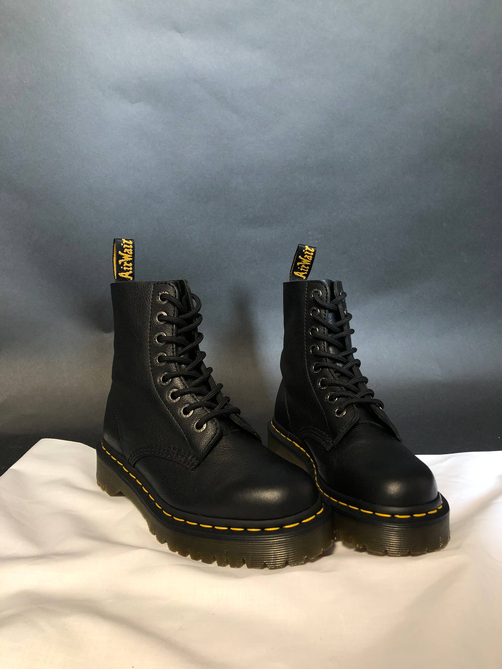 Dr. Martens Pascal Bex - Black Pisa (UK 4 EU 37) Вживані черевики Dr. Martens Pascal Bex - Black Pisa (UK 4 EU 37) в ідеальному стані. Dr. Martens Pascal Bex - Black Pisa (UK 4 EU 37) resale