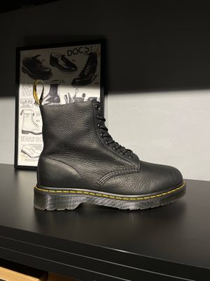 Б/у черевики Dr. Martens 1460 - Black Ambassador (UK 9 EU 43) в хорошому стані, вживане взуття Dr. Martens 1460 - Black Ambassador (UK 9 EU 43)