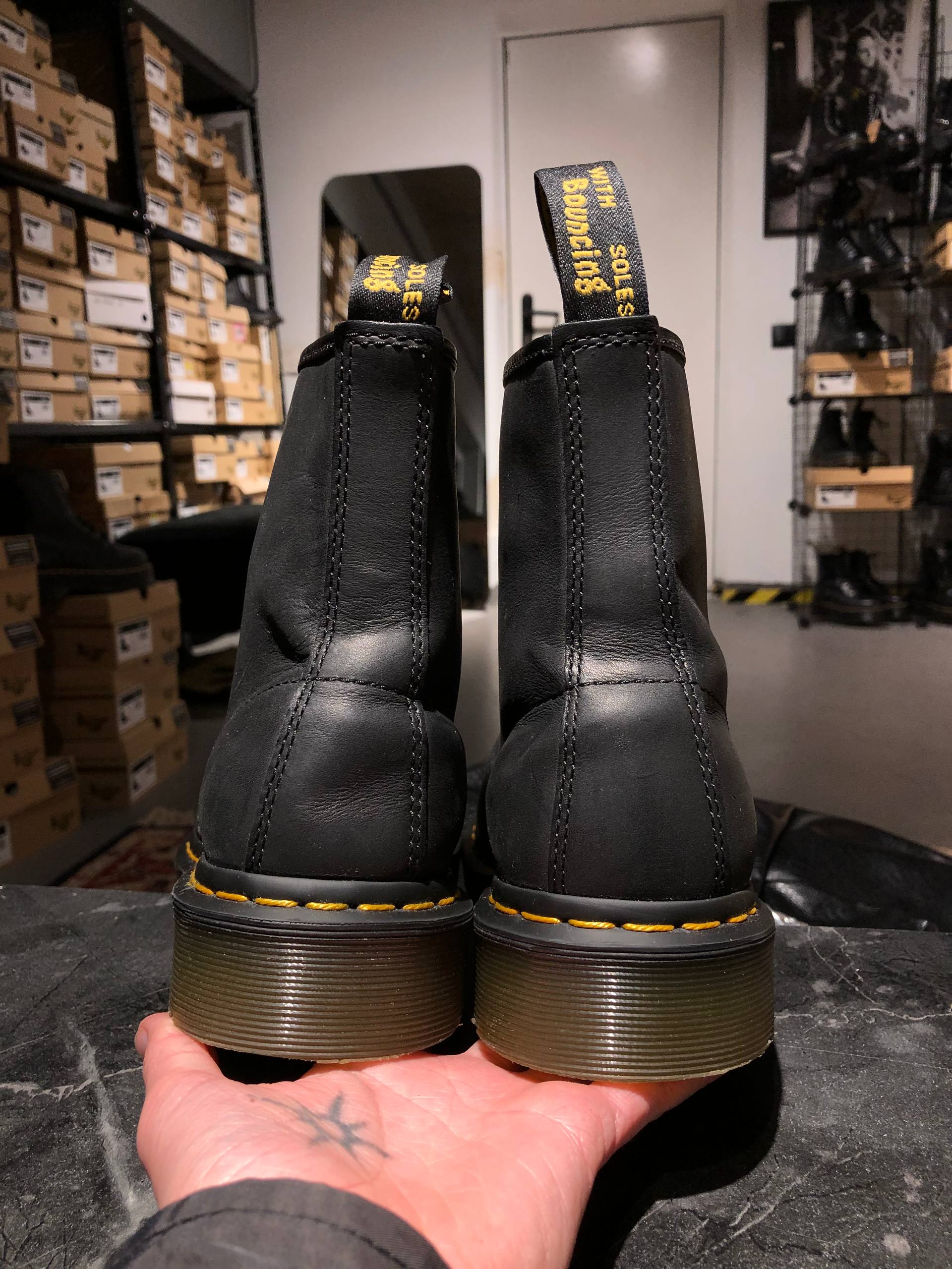 Dr. Martens 1460 - Black Greasy (UK 7 EU 41) (4) Б\у черевики Dr. Martens 1460 - Black Greasy (UK 7 EU 41) (2) в хорошому стані купити онлайн