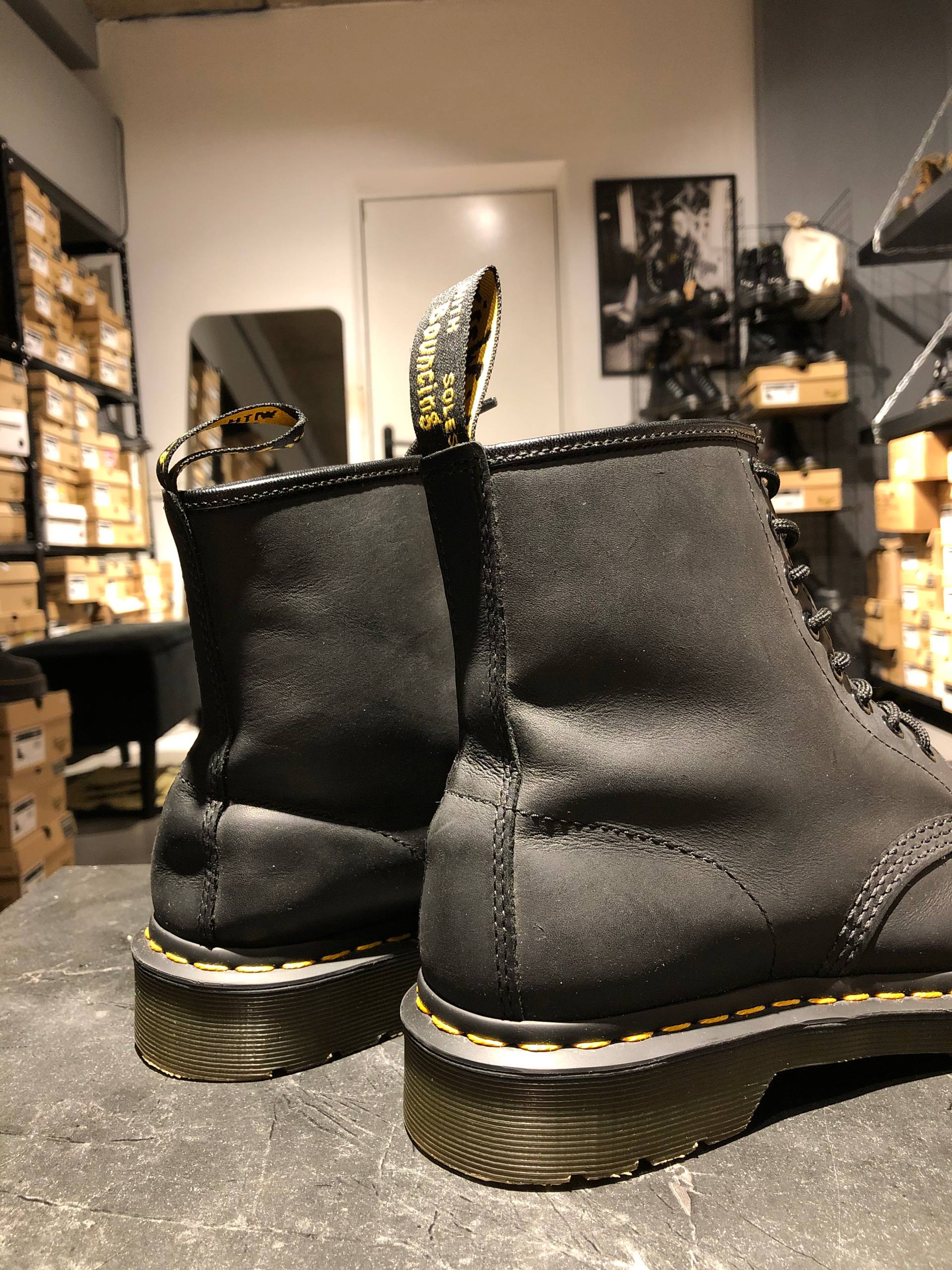 Dr. Martens 1460 - Black Greasy (UK 7 EU 41) (5) Б\у черевики Dr. Martens 1460 - Black Greasy (UK 7 EU 41) (2) в хорошому стані купити онлайн