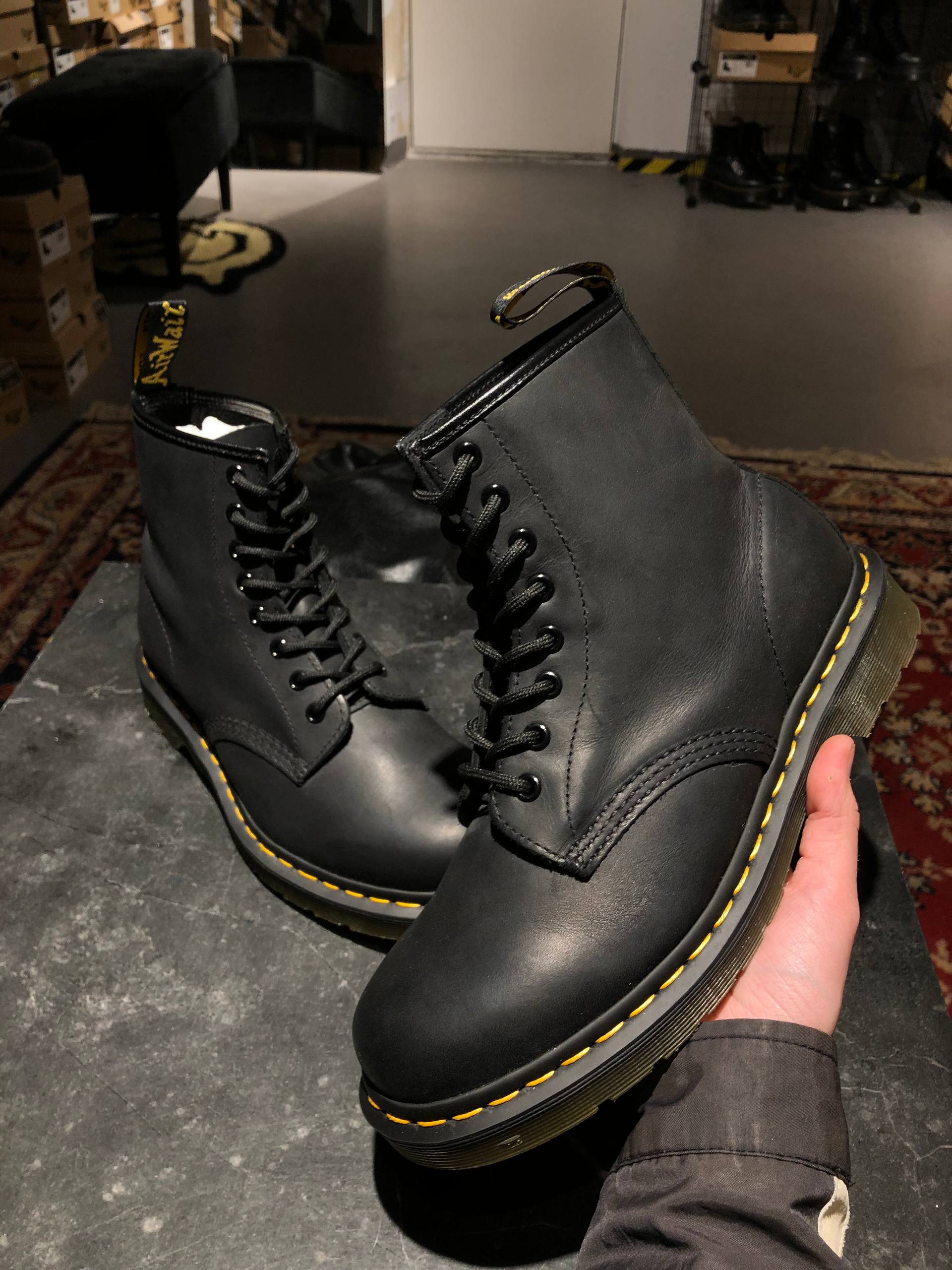 Dr. Martens 1460 - Black Greasy (UK 7 EU 41) (7) Б\у черевики Dr. Martens 1460 - Black Greasy (UK 7 EU 41) (2) в хорошому стані купити онлайн
