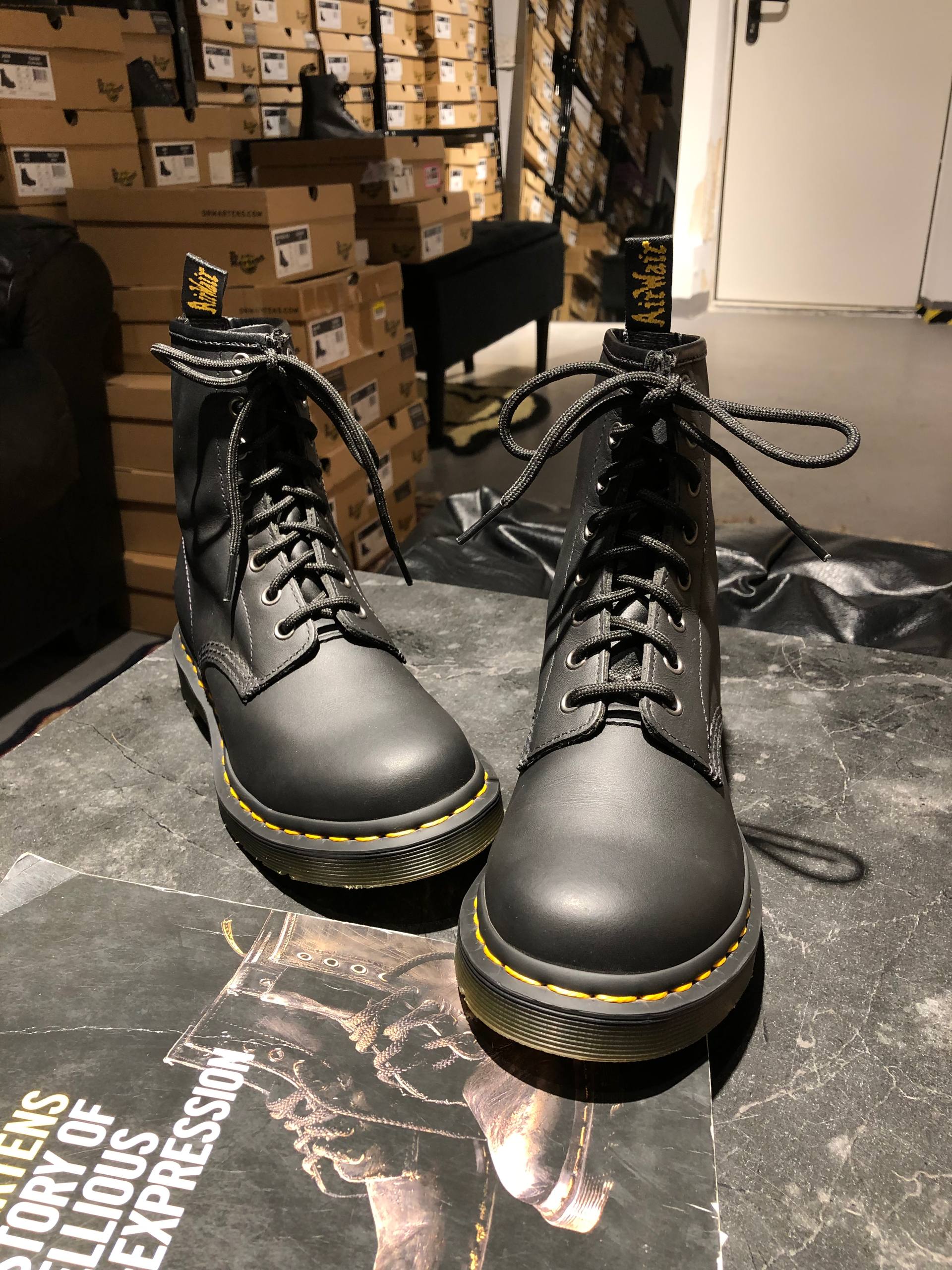 Dr. Martens 1460 W - Black Nappa (UK 5 EU 38) (1) Вживані Dr. Martens 1460 W - Black Nappa (UK 5 EU 38) в хорошому стані купити в Україні