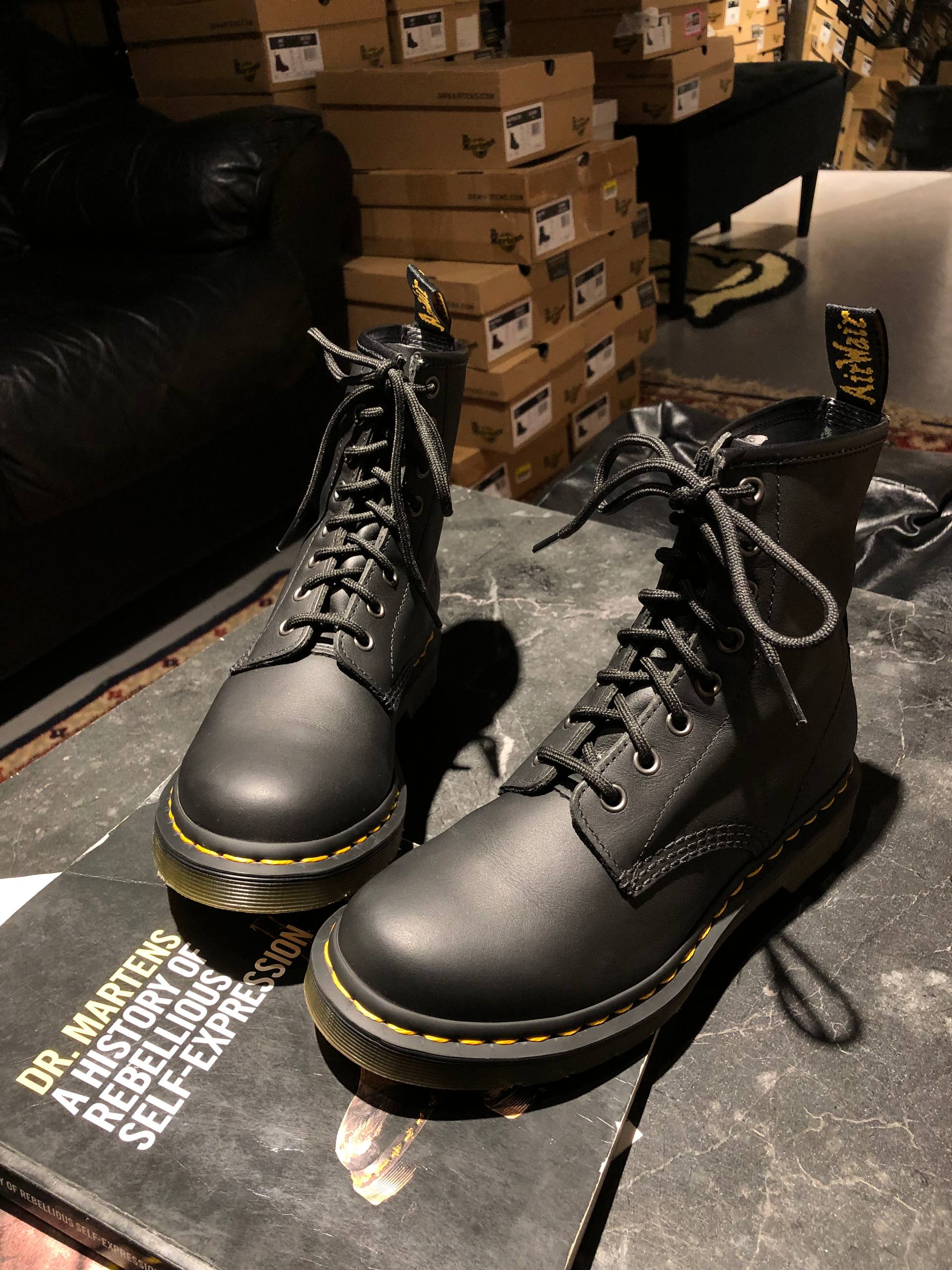 Dr. Martens 1460 W - Black Nappa (UK 5 EU 38) (4) Вживані Dr. Martens 1460 W - Black Nappa (UK 5 EU 38) в хорошому стані купити в Україні