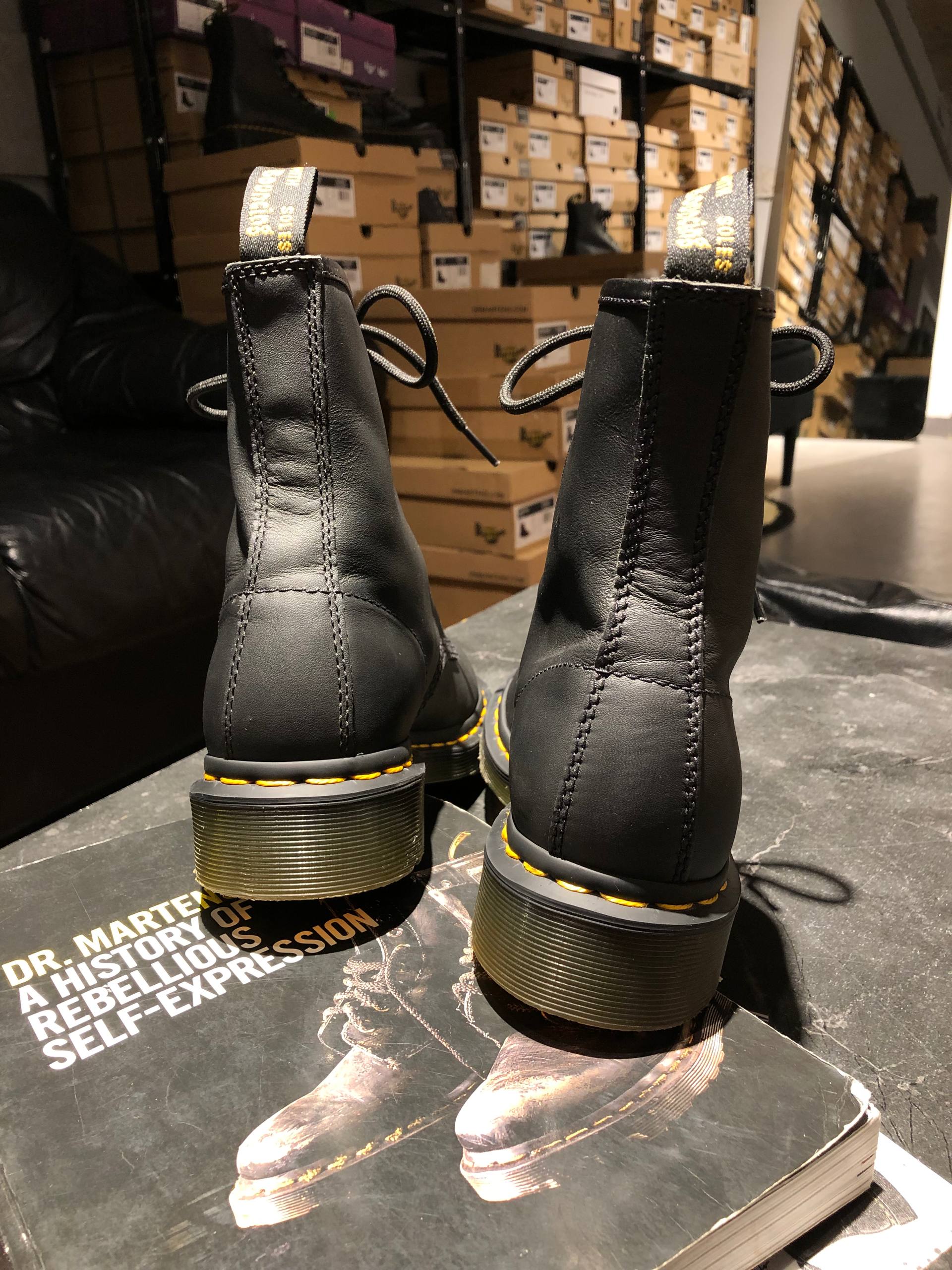 Dr. Martens 1460 W - Black Nappa (UK 5 EU 38) (6) Вживані Dr. Martens 1460 W - Black Nappa (UK 5 EU 38) в хорошому стані купити в Україні