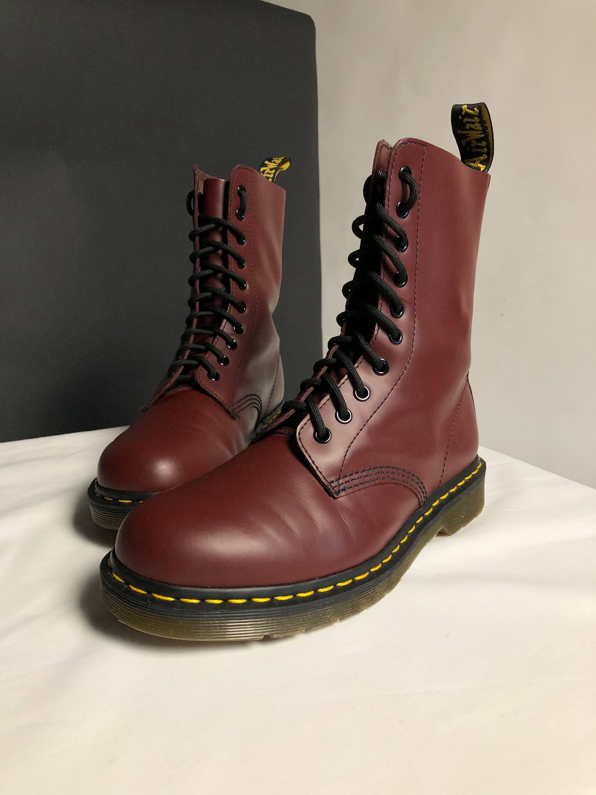 Dr. Martens 1490 - Cherry Red Smooth (UK 7 EU 41) (10) Вінтажні Dr. Martens 1490 - Cherry Red Smooth (UK 7 EU 41) купити в Україні, в хорошому стані Dr. Martens 1490 - Cherry Red Smooth (UK 7 EU 41) , вживані Dr. Martens 1490 - Cherry Red Smooth (UK 7 EU 41)
