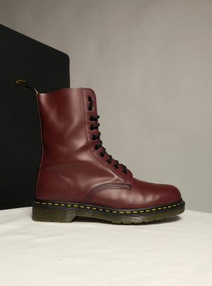 Вінтажні Dr. Martens 1490 - Cherry Red Smooth (UK 7 EU 41) в ідеальному стані, купити в Україні