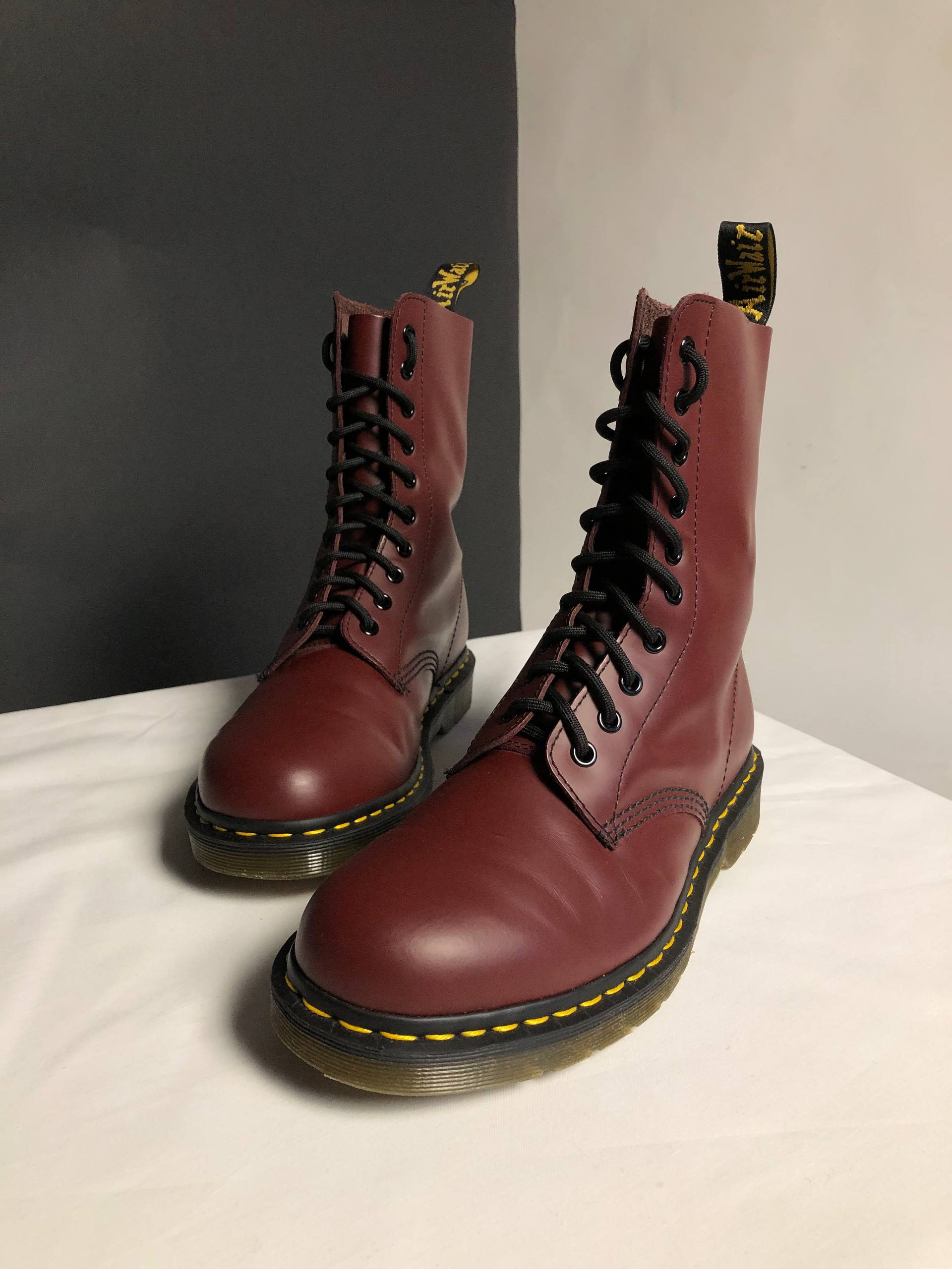 Dr. Martens 1490 - Cherry Red Smooth (UK 7 EU 41) (2) Вінтажні Dr. Martens 1490 - Cherry Red Smooth (UK 7 EU 41) купити в Україні, в хорошому стані Dr. Martens 1490 - Cherry Red Smooth (UK 7 EU 41) , вживані Dr. Martens 1490 - Cherry Red Smooth (UK 7 EU 41)