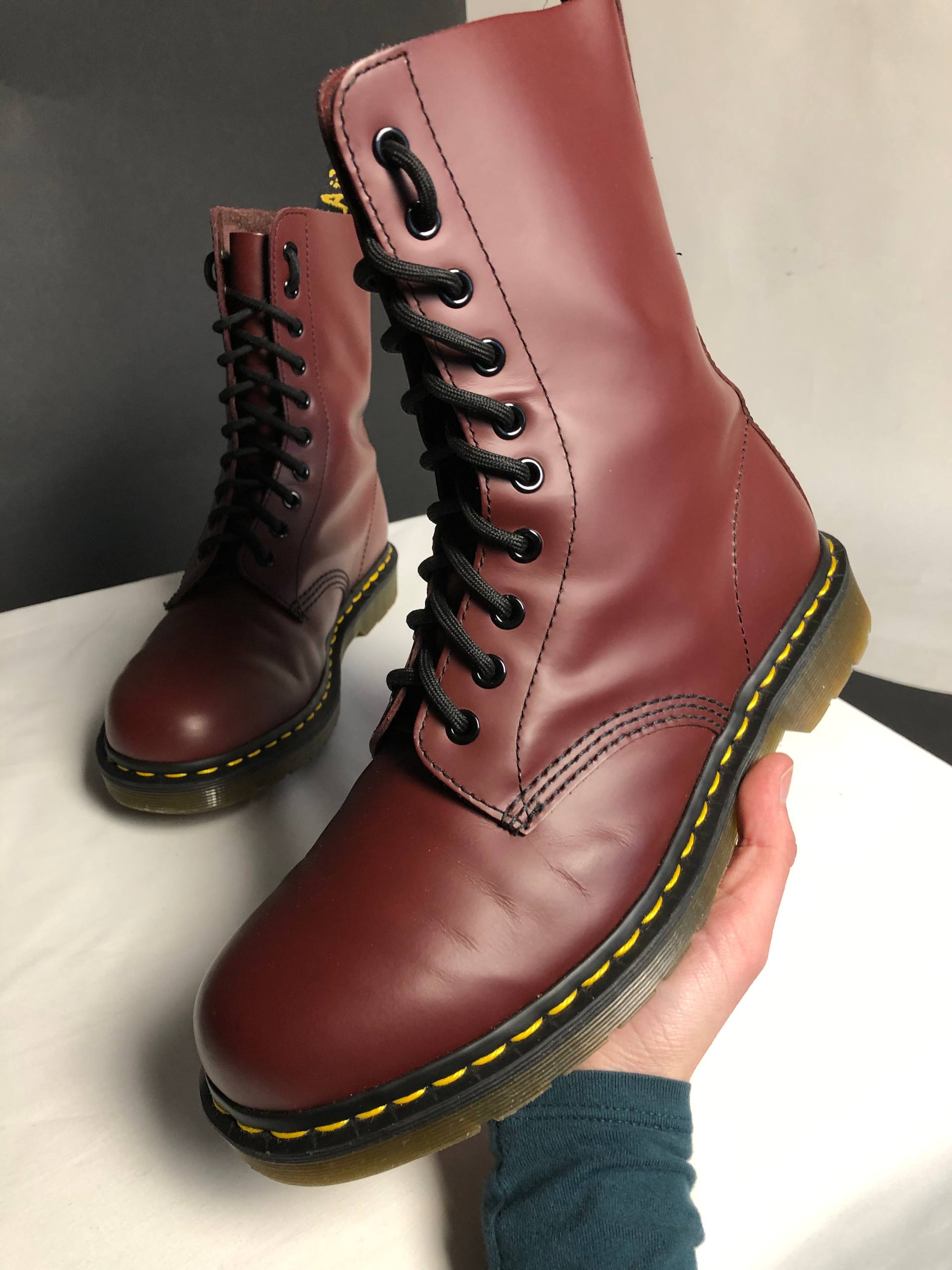 Dr. Martens 1490 - Cherry Red Smooth (UK 7 EU 41) (3) Вінтажні Dr. Martens 1490 - Cherry Red Smooth (UK 7 EU 41) купити в Україні, в хорошому стані Dr. Martens 1490 - Cherry Red Smooth (UK 7 EU 41) , вживані Dr. Martens 1490 - Cherry Red Smooth (UK 7 EU 41)