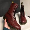 Вінтажні Dr. Martens 1490 - Cherry Red Smooth (UK 7 EU 41) купити в Україні, в хорошому стані Dr. Martens 1490 - Cherry Red Smooth (UK 7 EU 41) , вживані Dr. Martens 1490 - Cherry Red Smooth (UK 7 EU 41)