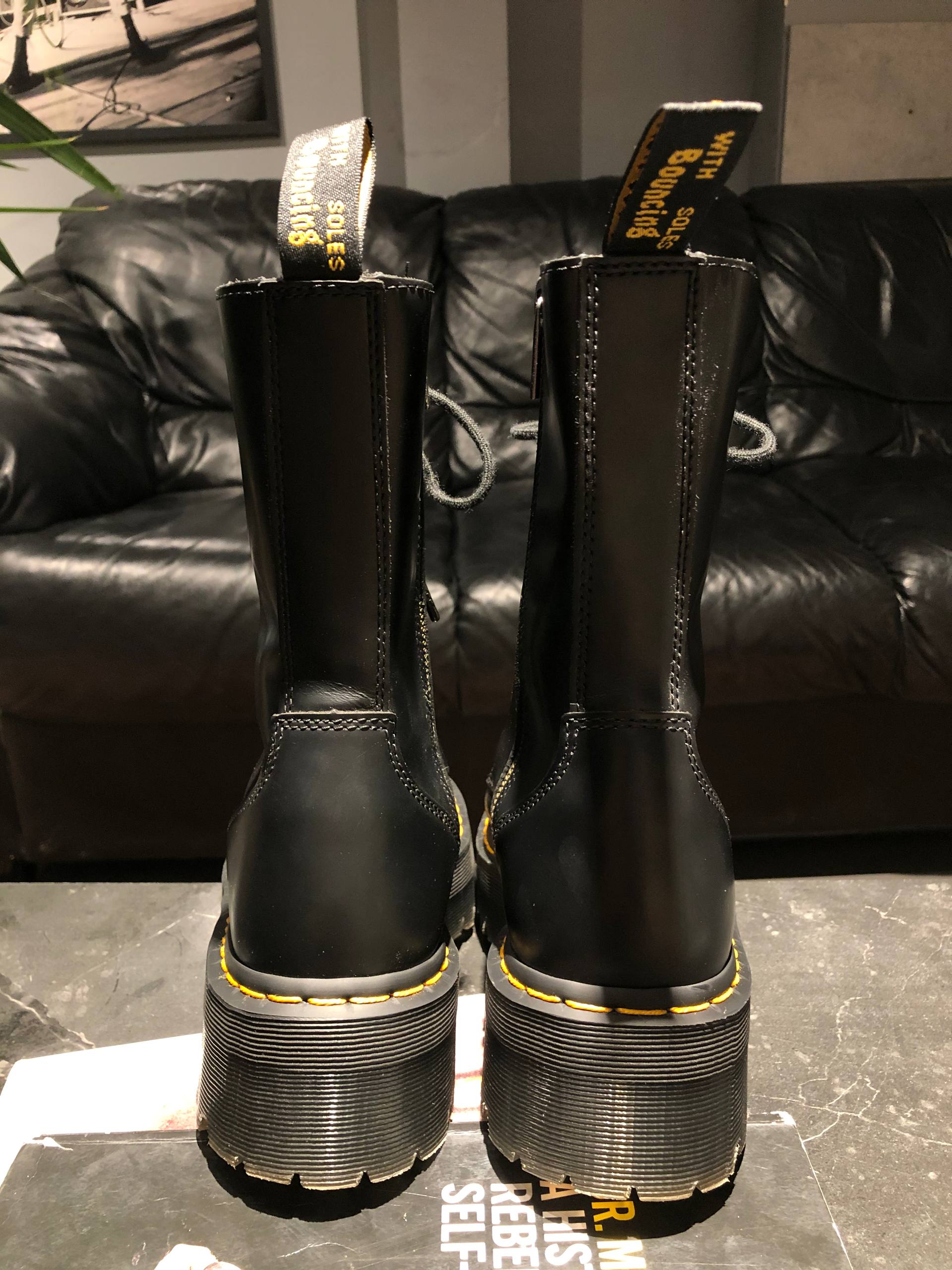 Dr. Martens Jadon Hi - Black Polished Smooth (UK 8 EU 42) (4) Б\у Dr. Martens Jadon Hi - Black Polished Smooth (UK 8 EU 42) в ідеальному стані, купити дешево в Україні