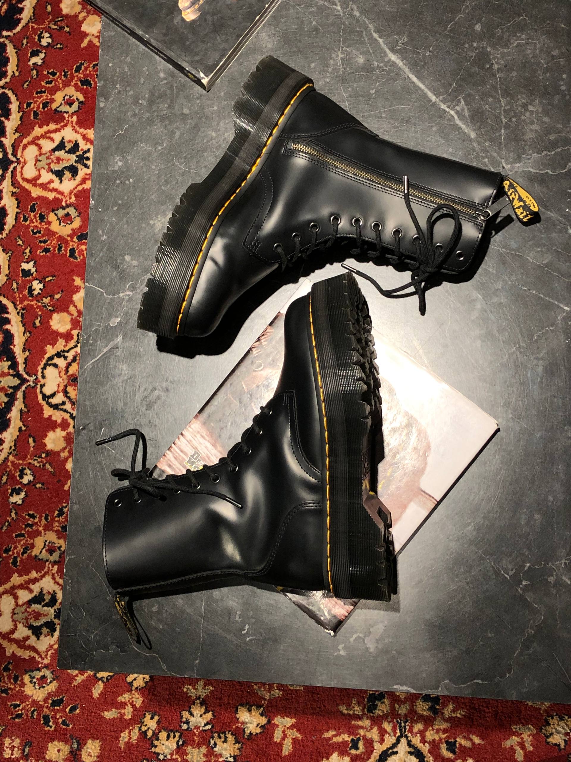 Dr. Martens Jadon Hi - Black Polished Smooth (UK 8 EU 42) (9) Б\у Dr. Martens Jadon Hi - Black Polished Smooth (UK 8 EU 42) в ідеальному стані, купити дешево в Україні