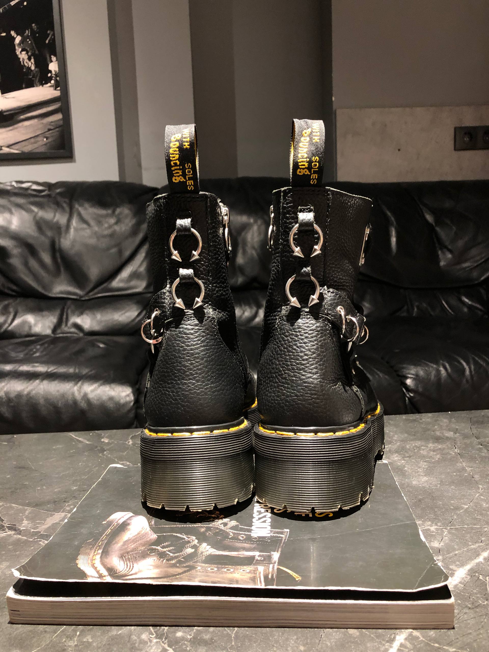 Dr. Martens Jadon Piercing - Black Milled Nappa (UK 10 EU 45) (3) Оригінальні Dr. Martens Jadon Piercing - Black Milled Nappa (UK 10 EU 45) в хорошому стані на resale.martens.com.ua