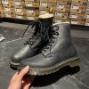 Вживані зимові черевики Dr. Martens Serena – Black Burnished Wyoming (UK 6 EU 39) в ідеальному стані з мінімальним зносом