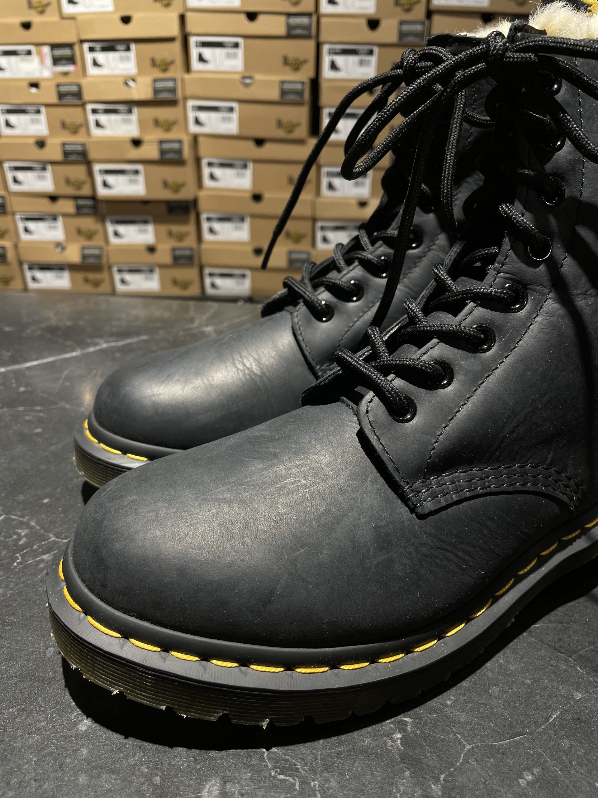 Dr. Martens Serena – Black Burnished Wyoming (UK 6 EU 39) (7)