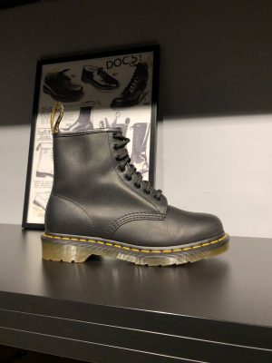 Оригінальні Dr. Martens 1460 - Black Greasy (UK 6 / EU 39) у відмінному стані купити в Україні