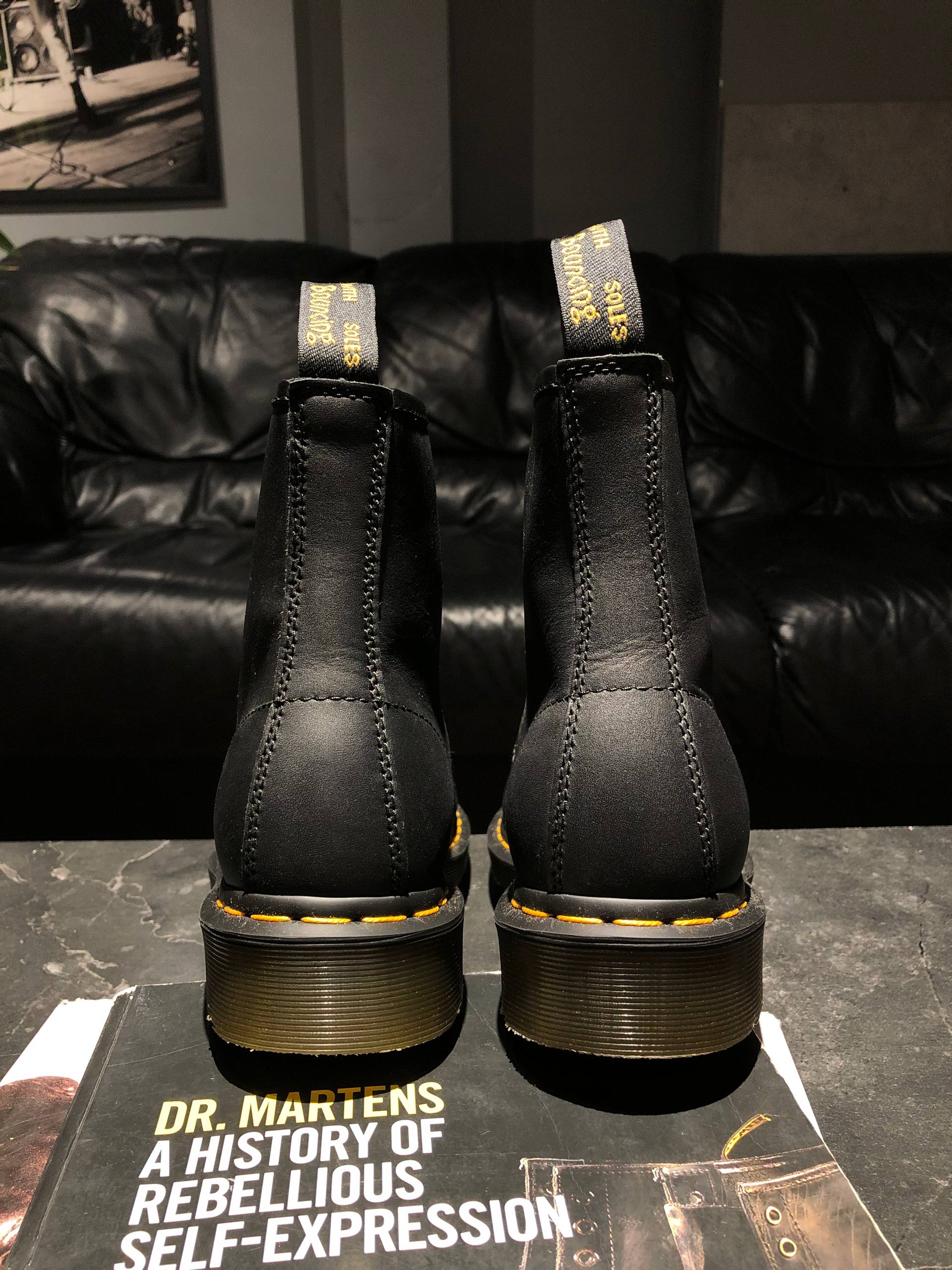 Dr. Martens 1460 - Black Greasy (UK 6 EU 39) (3) Оригінальні Dr. Martens 1460 - Black Greasy (UK 6 / EU 39) у відмінному стані купити в Україні