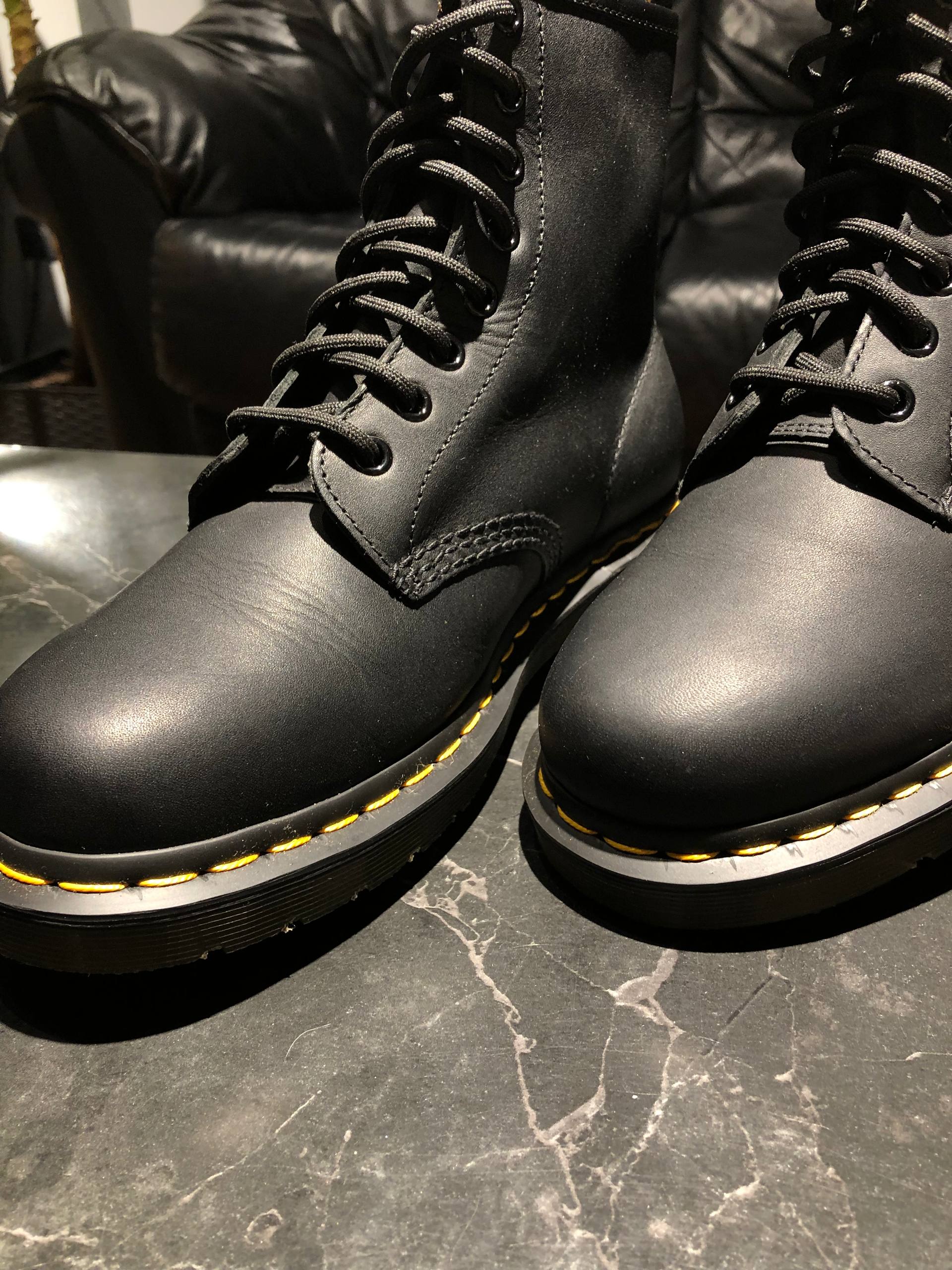 Dr. Martens 1460 - Black Greasy (UK 6 EU 39) (5) Оригінальні Dr. Martens 1460 - Black Greasy (UK 6 / EU 39) у відмінному стані купити в Україні