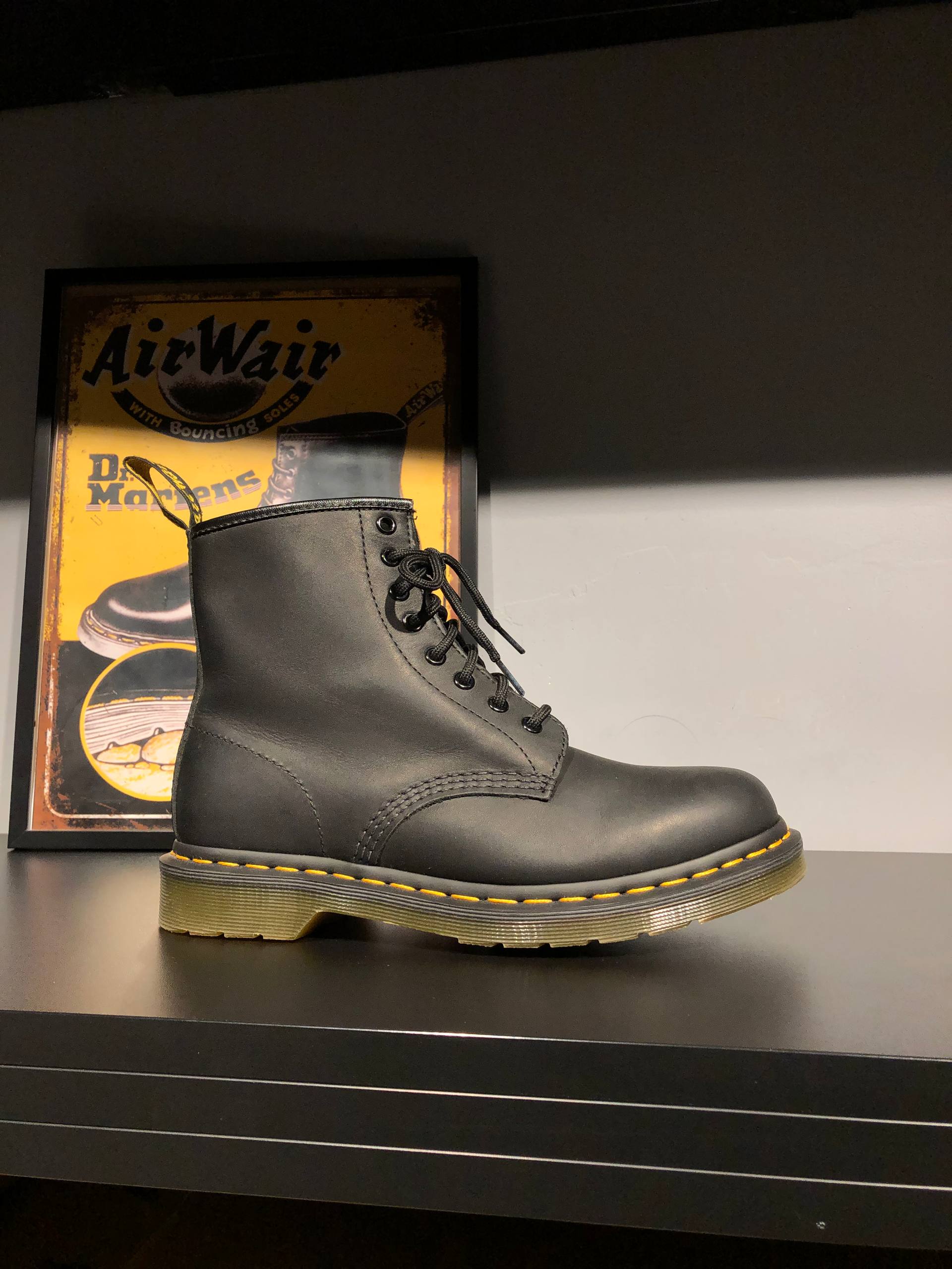 Dr. Martens 1460 - Black Greasy (UK 7 EU 41) (1) Вживані черевики Dr. Martens 1460 - Black Greasy (UK 7 EU 41) в чудовому стані купити онлайн