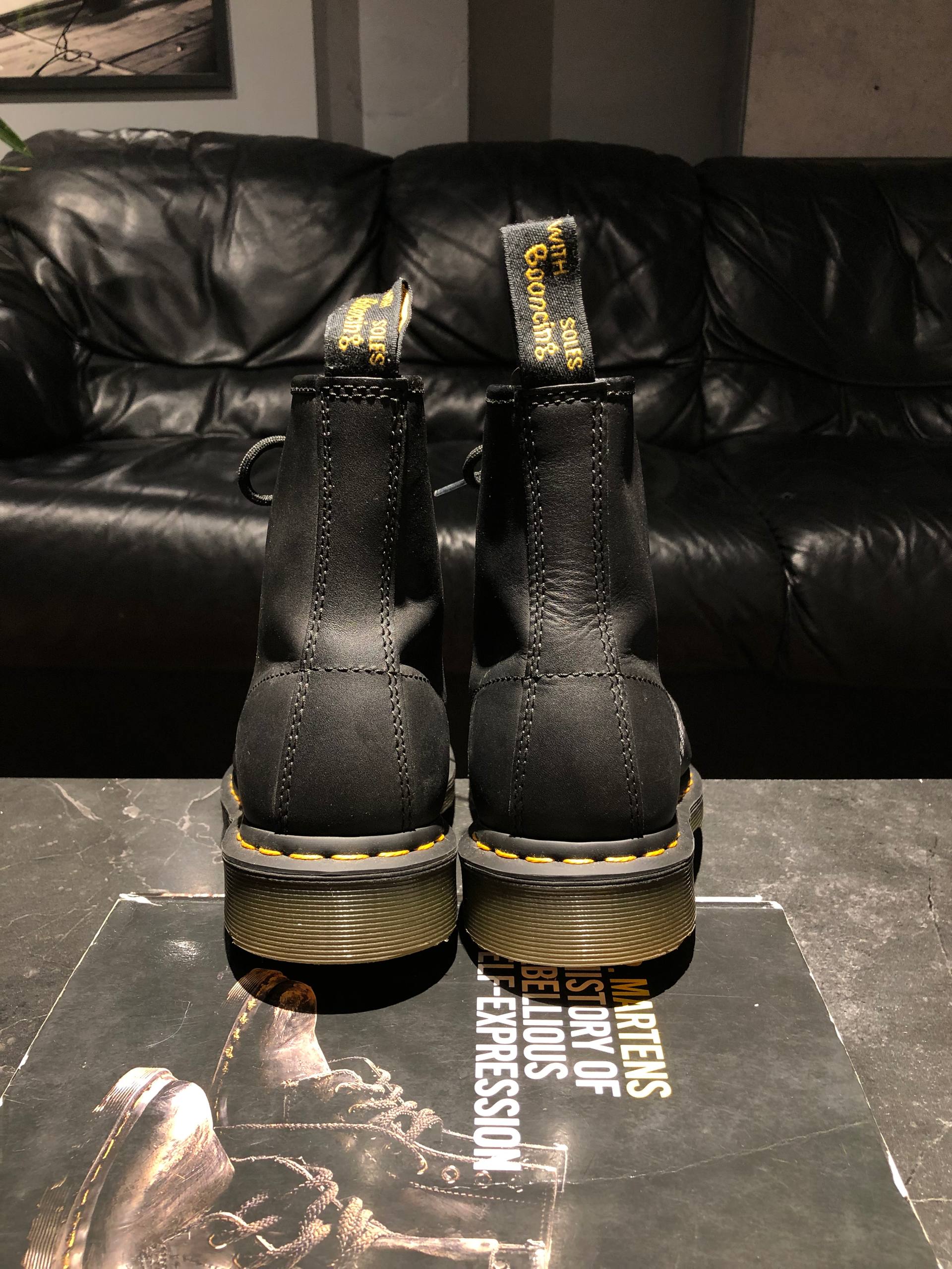 Dr. Martens 1460 - Black Greasy (UK 7 EU 41) (5) Вживані черевики Dr. Martens 1460 - Black Greasy (UK 7 EU 41) в чудовому стані купити онлайн