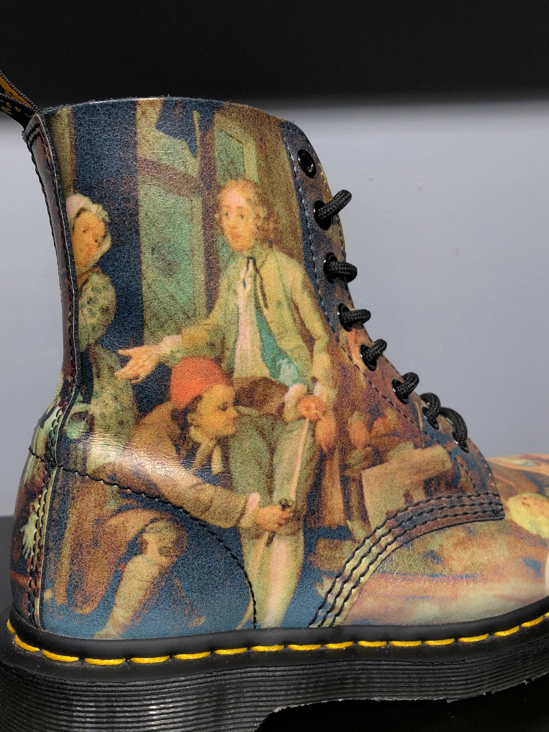 Dr. Martens 1460 Pascal - Museum Collection Hogarth (UK 4 EU 37) (2) Унікальна рідкісна колекційна модель Dr. Martens 1460 Pascal - Museum Collection Hogarth (UK 4 EU 37) в ідеальному стані купити в Україні на resale.martens.com.ua