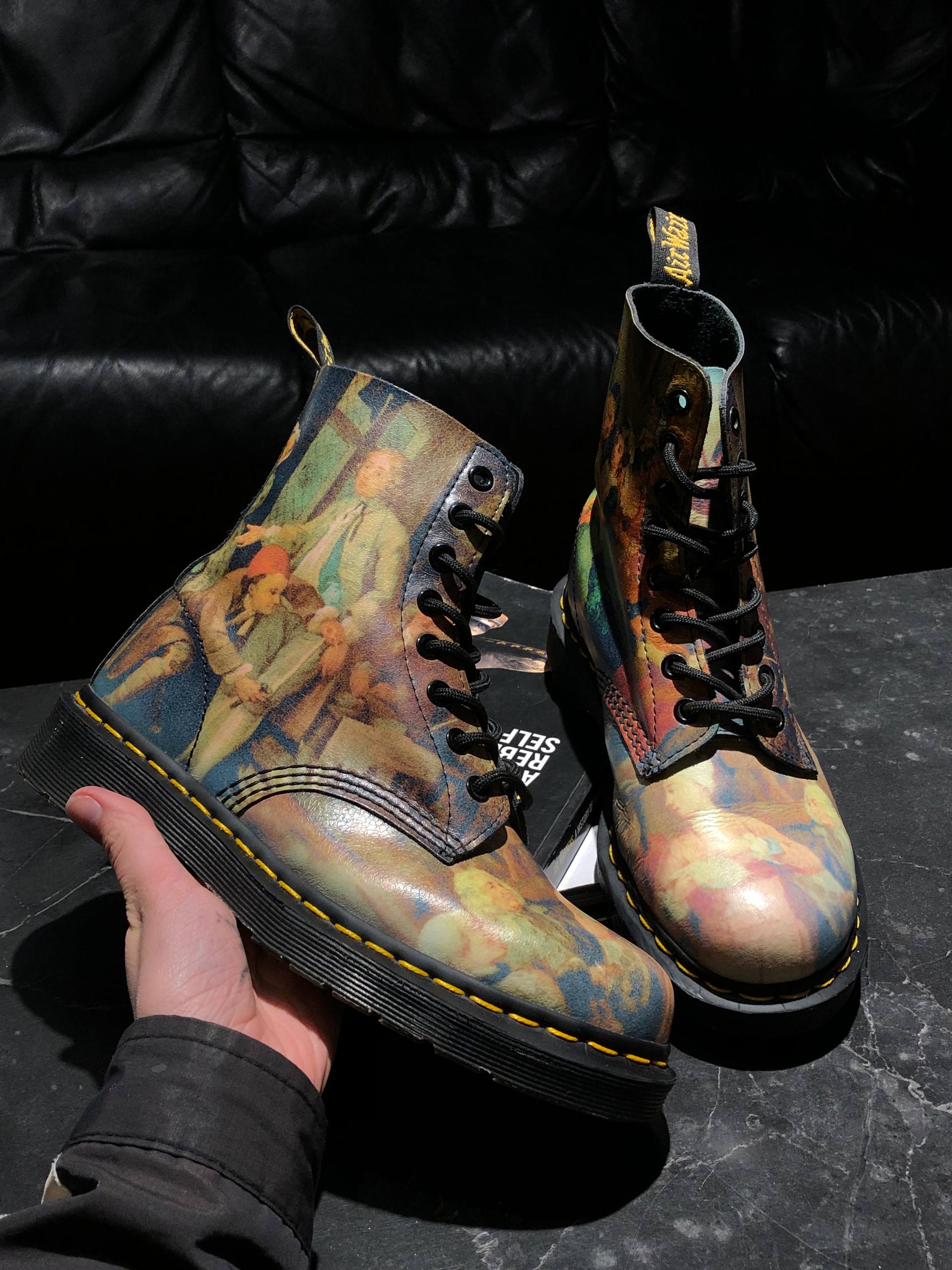 Dr. Martens 1460 Pascal - Museum Collection Hogarth (UK 4 EU 37) (8) Унікальна рідкісна колекційна модель Dr. Martens 1460 Pascal - Museum Collection Hogarth (UK 4 EU 37) в ідеальному стані купити в Україні на resale.martens.com.ua